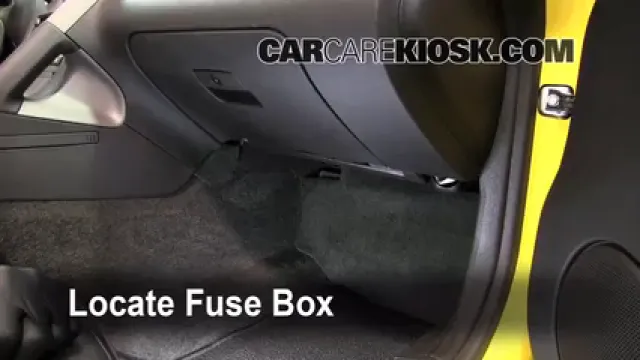 2007 Pontiac Solstice 2.4L 4 Cyl. Fuse (Interior) Check